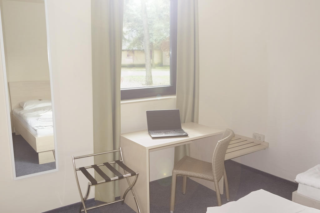 Best Deal Airporthotel וייץ חדר תמונה