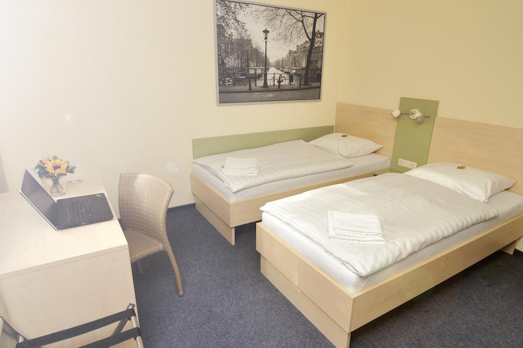 Best Deal Airporthotel וייץ מראה חיצוני תמונה